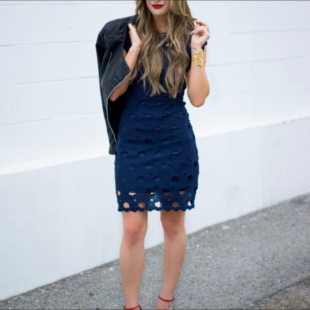 Aqua Dark Navy Blue Cutout Cap Sleeve Dress B5/15 - Picture 4 of 11